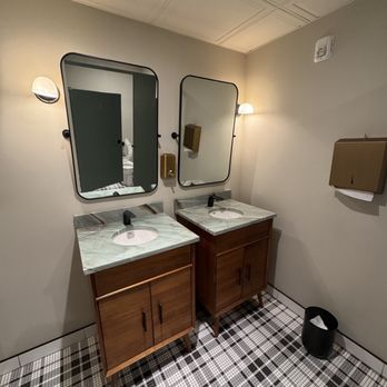 The Fat Ox - Bathroom - Italian Near Me - Banff, Alberta