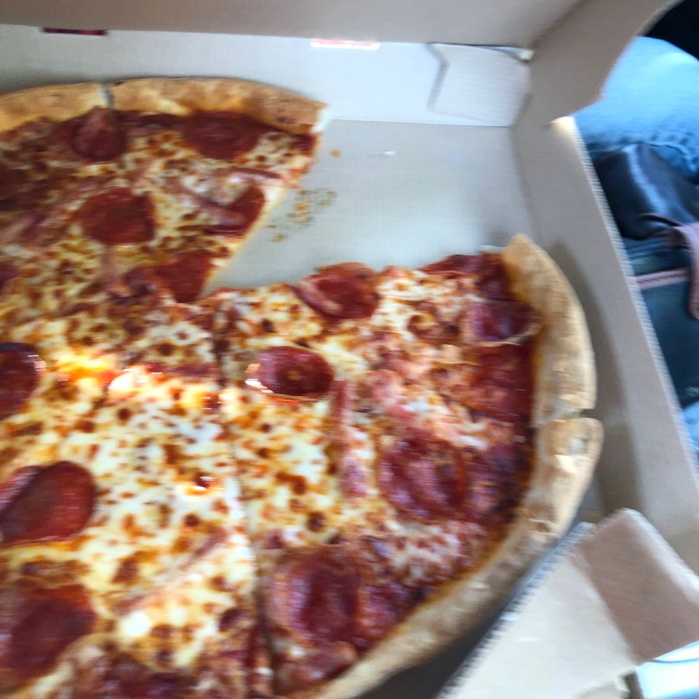 Pizza Hut - Thin crust pepperoni pizza - Pizza Near Me - Mendenhall, Mississippi Pizza Hut - Thin crust pepperoni pizza - Pizza Near Me - Mendenhall, Mississippi
