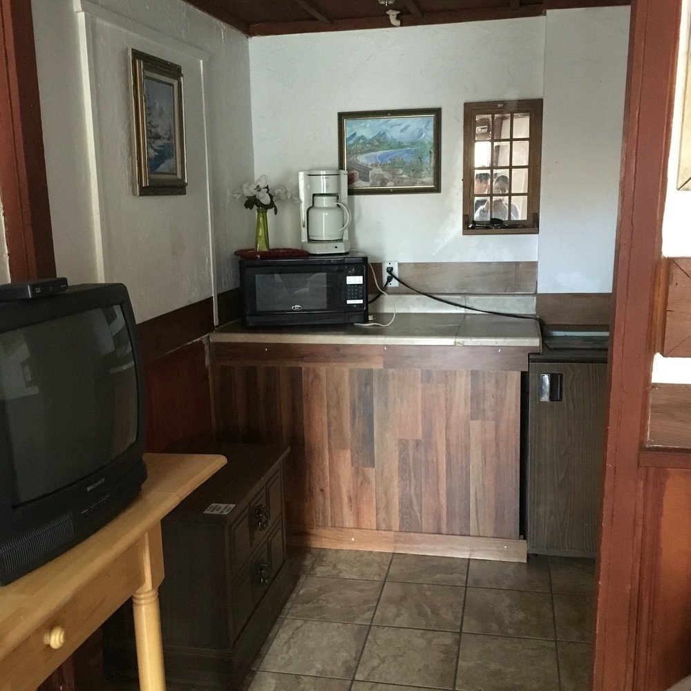 Cabins4less - Microwave and coffee maker and mini fridge - Rafting/Kayaking Near Me - Big Bear Lake, California Cabins4less - Microwave and coffee maker and mini fridge - Rafting/Kayaking Near Me - Big Bear Lake, California