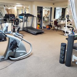 Max Rehabilitation Physical Therapy - Fully equipped gym room.