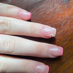 Queenie Nail Spa - Acrylic Nails