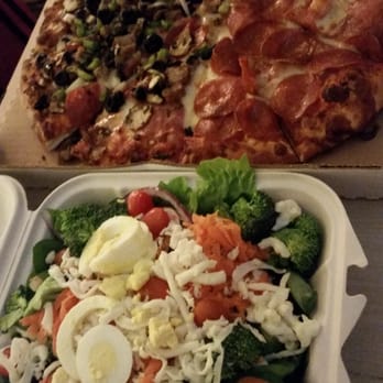 Slam Dunk Pizza - Yummy dinner. Medium pep/combo and salad. Was delicious. - Pizza Near Me - Ukiah, California Slam Dunk Pizza - Yummy dinner. Medium pep/combo and salad. Was delicious. - Pizza Near Me - Ukiah, California