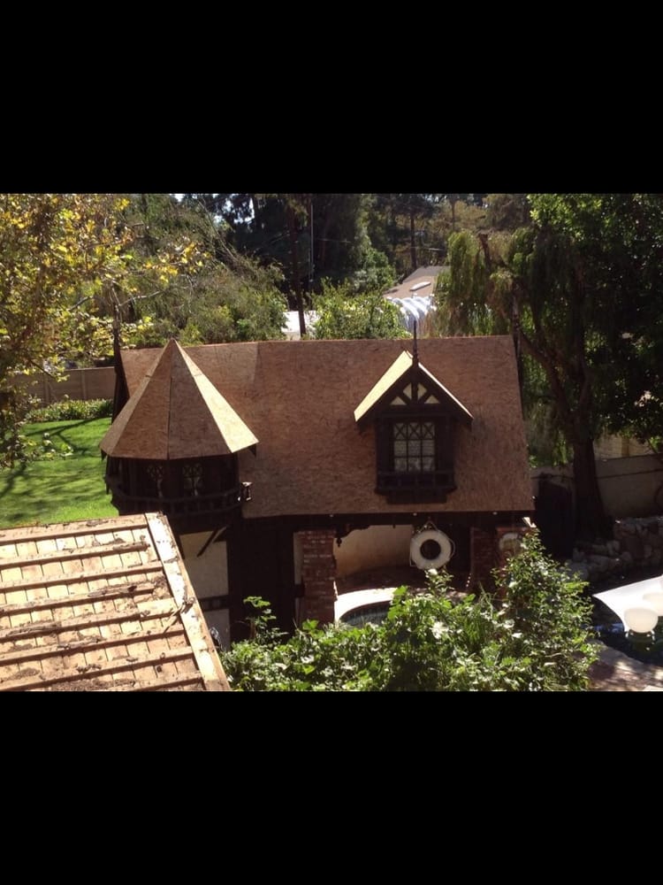 Slide of Selah Roofing 