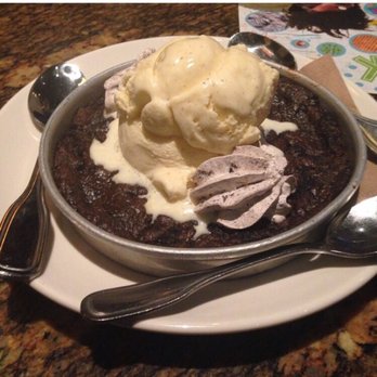 BJ's Restaurant & Brewhouse - Oreo Pizookie - New American Near Me - Tuttle, Ohio
