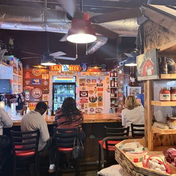 Cahill's Market - Bar area - Salad Near Me - Bluffton, South Carolina