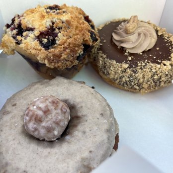 DG Doughnuts - Blueberry muffin (moist!) and pumpkin spice cake donut and the chocolate churro yeast donut - Bakeries Near Me - Ocoee, Florida DG Doughnuts - Blueberry muffin (moist!) and pumpkin spice cake donut and the chocolate churro yeast donut - Bakeries Near Me - Ocoee, Florida