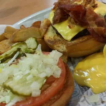 Fuddruckers - 1/3 Bacon Cheeseburger - Burgers Near Me - Reading, Massachusetts