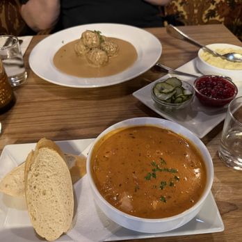 Bullen - Swedish meatballs with mashed potatoes and half order of fish soup - Scandinavian Near Me - Malmö, M Bullen - Swedish meatballs with mashed potatoes and half order of fish soup - Scandinavian Near Me - Malmö, M