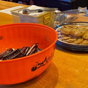 800 Degrees - Fresh chocolate chip cookies - Pizza Near Me - Fort Wayne, Indiana