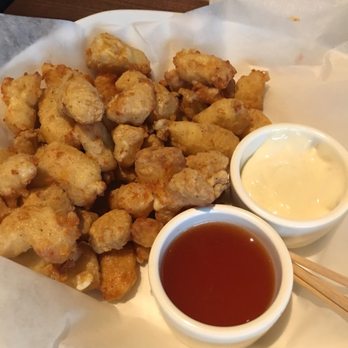 Yard House - Wisconsin Fried Cheese Curds - New American Near Me - Concord, California