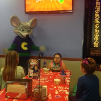 Chuck E. Cheese - My child with no party attendant making her day special. Her name wasn't even announced during the celebration. - Pizza Near Me - Newark, California