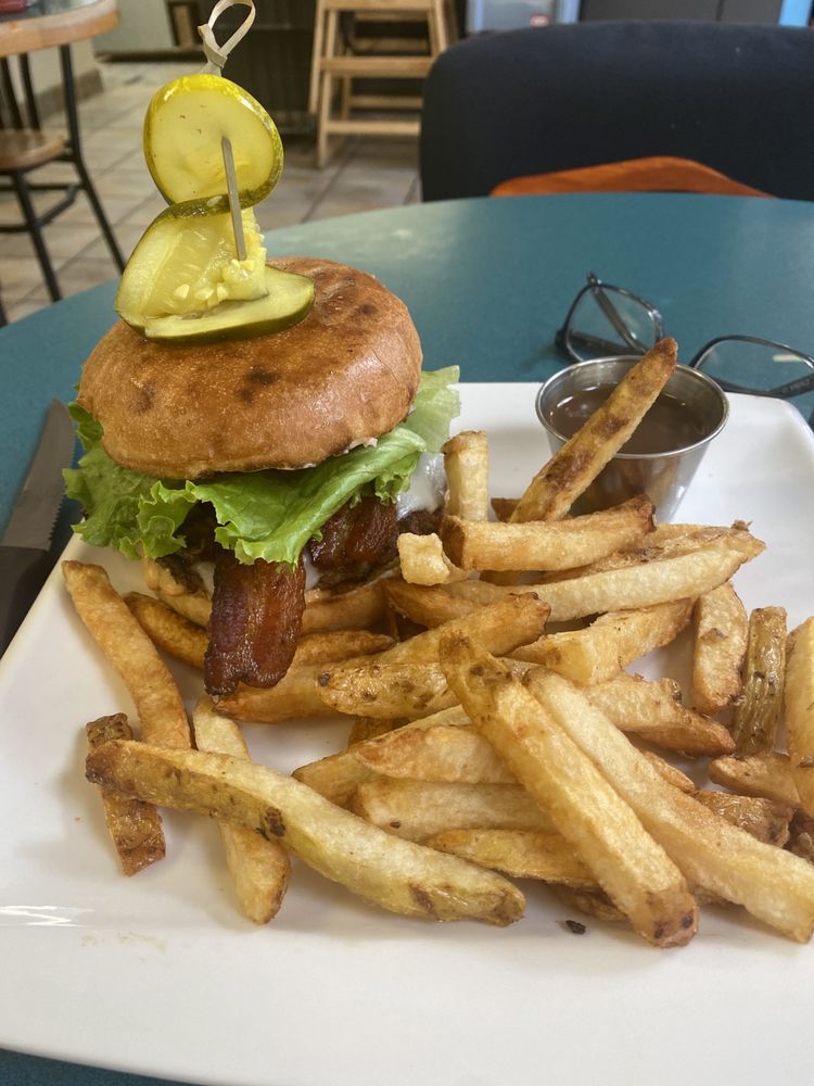 Kelly's Kitchen Cafe Logo