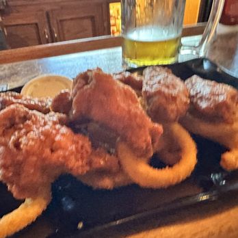 CELEBRITIES SPORTS GRILL - Updated June 2024 - 170 Photos & 218 Reviews