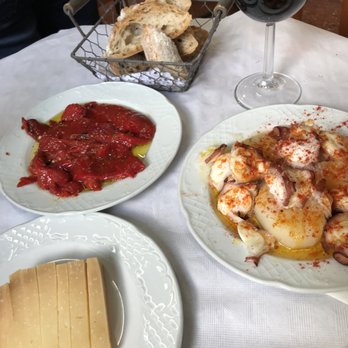 Els Barrils - Fresh baked bread, Roasted Peppers, Aged Manchego Cheese, and Octopus - Seafood Near Me - Barcelona, B