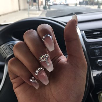 Nail Lounge On Miracle Mile - FLAWLESS - Nail Salons Near Me - Stockton, California