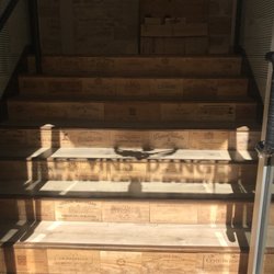 Les Vins d'Anges - Cool steps into the store
