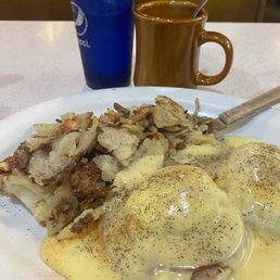Delicious eggs Benny for breakfast after a long drive from the airport. 10/10 Delicious eggs Benny for breakfast after a long drive from the airport. 10/10