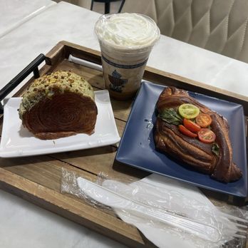 Azal Coffee - Pistachio NY Roll  Iced Banana bread breve latte Pesto tomato cheese danish - Coffee & Tea Near Me - Forest Hills, New York