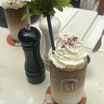 Bon Bouquet Cafe - Breakfast & Brunch Near Me - Miami Beach, Florida
