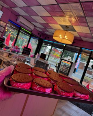 MIKEY'S SOFT SERVE / SMASHED BURGERS AND FRIES by null