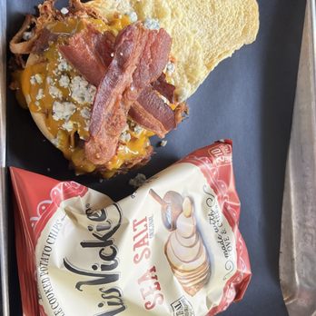 Yellow Dog Eats - Blue Suede Shoes - Sandwiches Near Me - Windermere, Florida