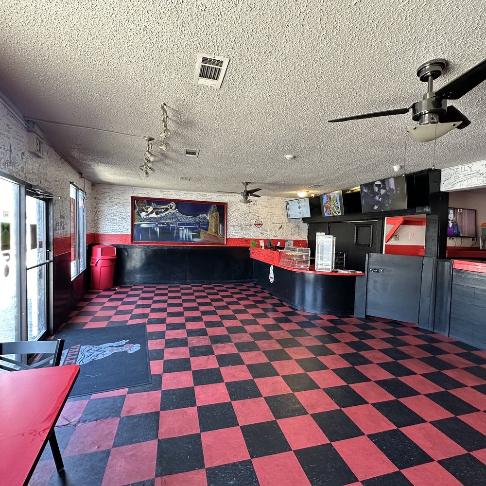 Valley Wings - Inside, 1 of 2 - Chicken Wings Near Me - Baton Rouge, Louisiana Valley Wings - Inside, 1 of 2 - Chicken Wings Near Me - Baton Rouge, Louisiana
