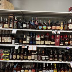 Lakeville Liquors Kenrick - Bourbon section