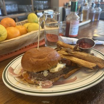Buddy's Jc - The buddy burger 10/10 - Breakfast & Brunch Near Me - Jersey City, New Jersey