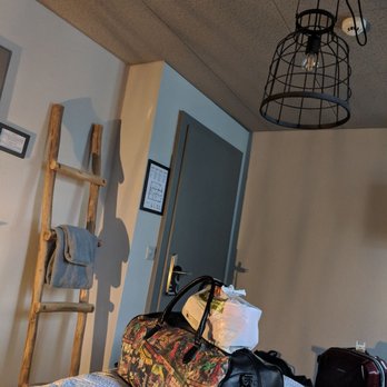 Bed & Bar No.8 - Double Room w/ Private Bathroom - Hotels Near Me - Unterseen, BE