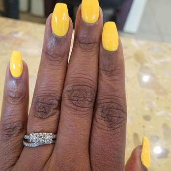 Zen Nails Studio - I only go to Duke, but he's on vacay... I chanced it by trying 1 of the other Techs (Lisa). It didn't go so well... But Phonzs fixed it - Nail Salons Near Me - Oxon Hill, Maryland