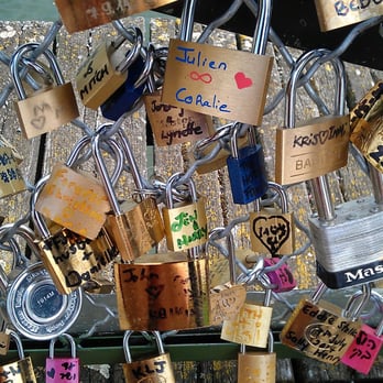 Le Pont des Arts - Mine is nestled in... - Landmarks & Historical Buildings Near Me - Paris, 75