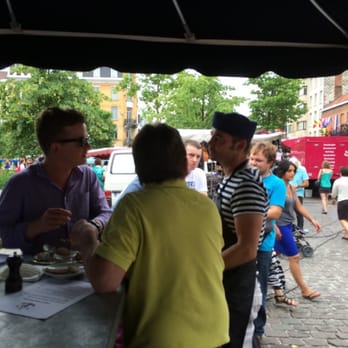 Oesterkraam - Perfecte service :-) - Food Trucks Near Me - Antwerp, VAN Oesterkraam - Perfecte service :-) - Food Trucks Near Me - Antwerp, VAN