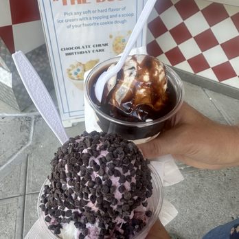 TK's Ice Cream - Blueberry with chocolate chips and churro with Chocolate sauce - Ice Cream & Frozen Yogurt Near Me - Cream Ridge, New Jersey