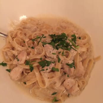 Four Brothers Cucina - Fettuccini Alfredo with chicken - Italian Near Me - Niagara Falls, Ontario Four Brothers Cucina - Fettuccini Alfredo with chicken - Italian Near Me - Niagara Falls, Ontario