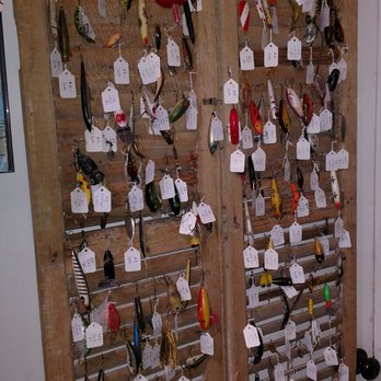 Elsie Bell's Antique Mall - Antique fishing lures - Antiques Near Me - Palatka, Florida