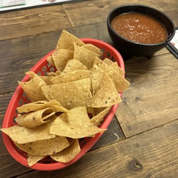 Carnitas Uruapan - Unlimited chips and salsa/Instagram @Judeethefoodee - Mexican Near Me - San Diego, California
