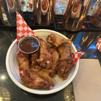 La Belle & La Boeuf - Whiskey Bbq wings - Burgers Near Me - Montreal, Quebec La Belle & La Boeuf - Whiskey Bbq wings - Burgers Near Me - Montreal, Quebec