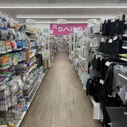 Daiso - Aisle