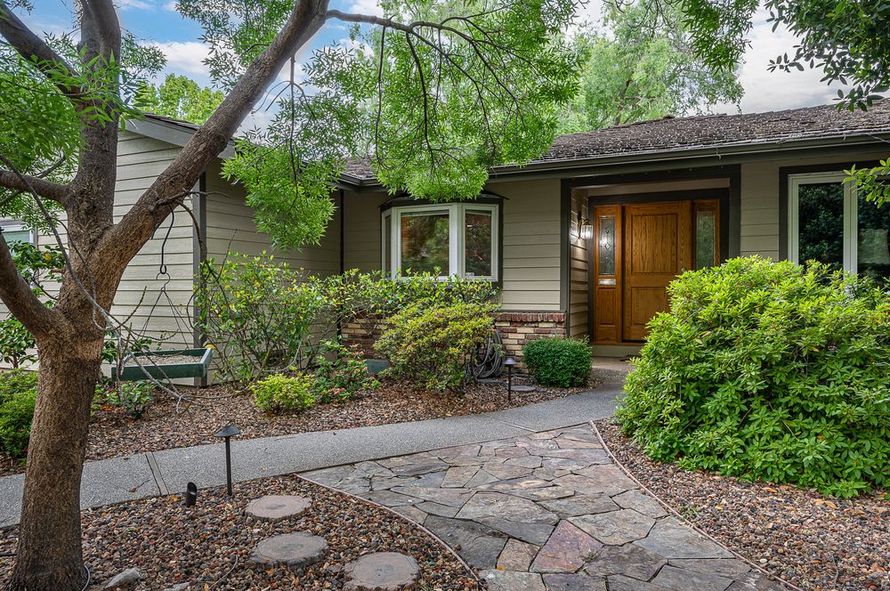 Slide of Straight Line Roofing & Construction