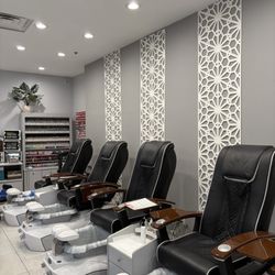 Pearl Nails and Spa - Pedicure chairs with massage