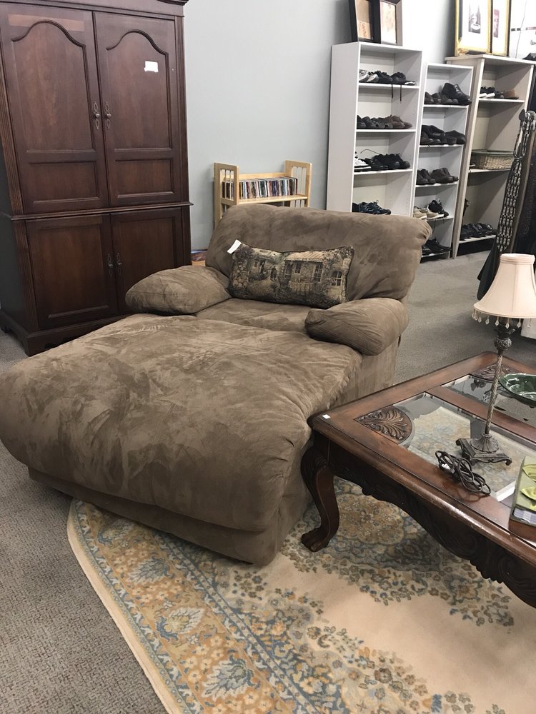 SAFE HARBOR FAMILY RESALE STORE Updated September 2024 2111 E N