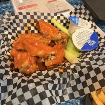 Paradise Pub - Outstanding wings! - Pubs Near Me - Millsboro, Delaware Paradise Pub - Outstanding wings! - Pubs Near Me - Millsboro, Delaware
