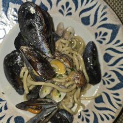 La Loggia Cantina & Cucina - Seafood pasta with white wine and butter sauce