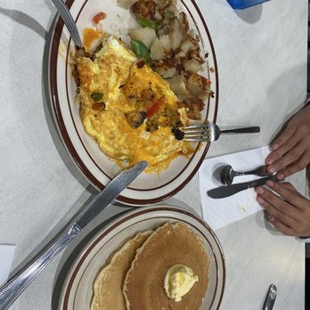 Little Belmont Cafe - The Mexican Omelette - New American Near Me - Belmont, California Little Belmont Cafe - The Mexican Omelette - New American Near Me - Belmont, California