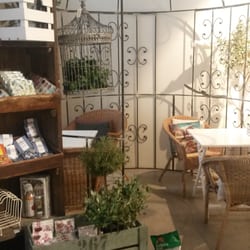 Garden Bistro - Interior