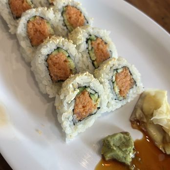 Merritt Station Cafe - Spicy tuna roll - Cafes Near Me - Oakland, California