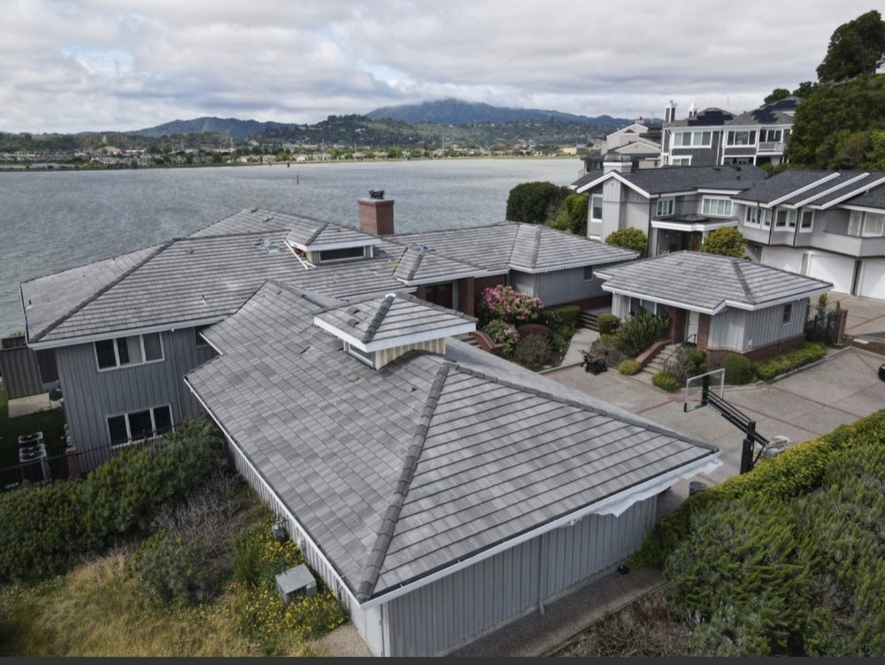 Slide of Caliglo Roofing