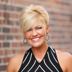 Finé Bella A Salon & Spa - Sheri Hancock, Owner