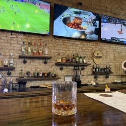 Midtown Pizzaria And Pub