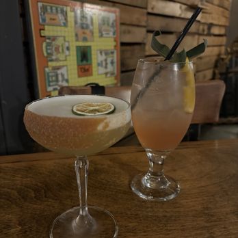 Hook & Ladder Manufacturing - Mucho Merry Manzana (L), Housemade Shrub (R) - Bars Near Me - Sacramento, California